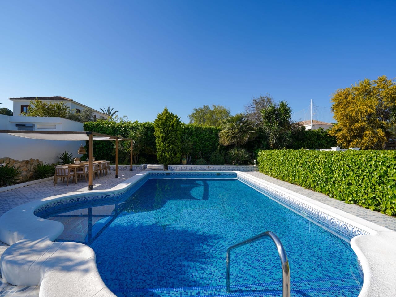 3 bedroom Villa for sale in Los Balcones with pool garage - € 399,000 (Ref: 9726204)
