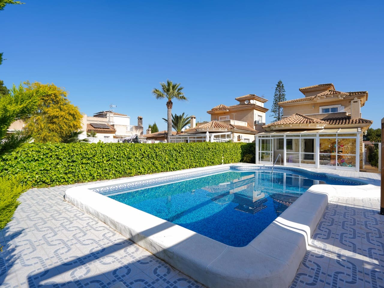 3 bedroom Villa for sale in Los Balcones with pool garage - € 399,000 (Ref: 9726204)