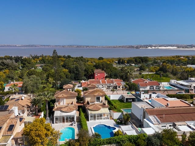 3 bedroom Villa for sale in Los Balcones with pool garage - € 399,000 (Ref: 9726204)