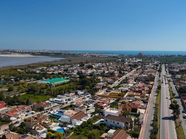 3 bedroom Villa for sale in Los Balcones with pool garage - € 399,000 (Ref: 9726204)