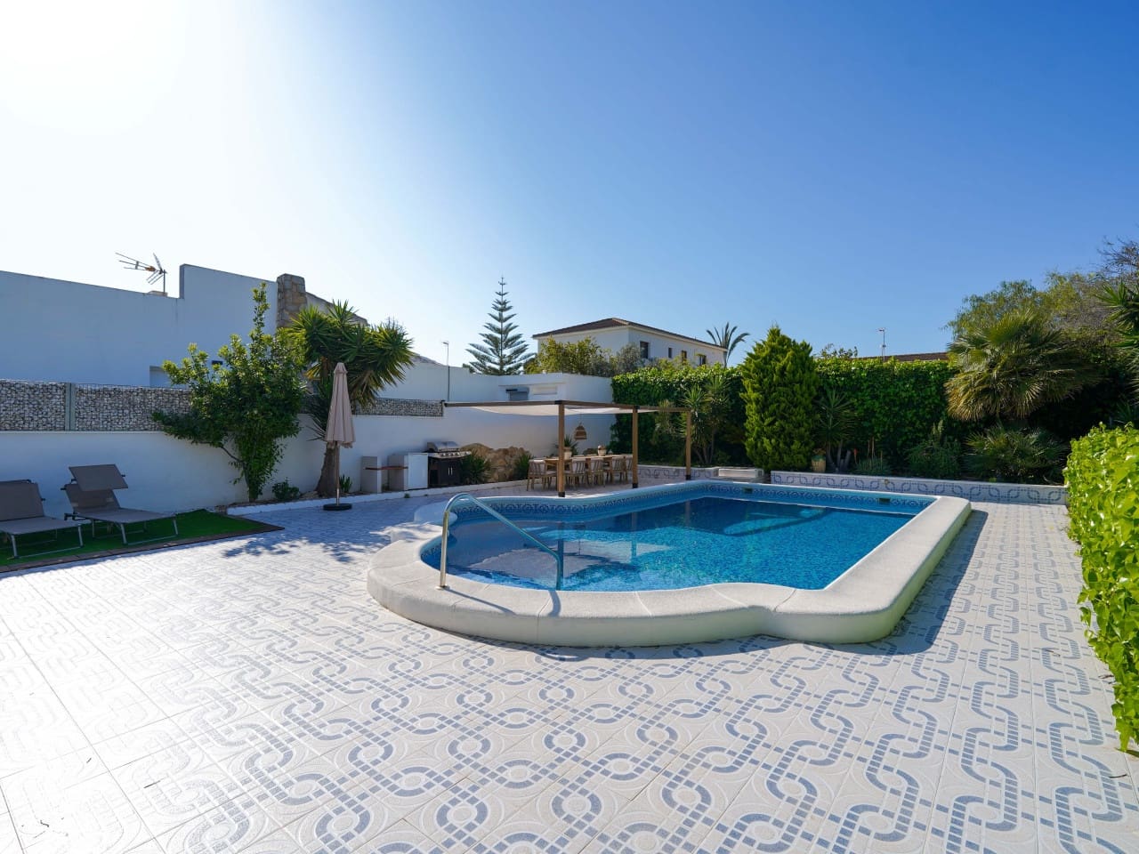 3 bedroom Villa for sale in Los Balcones with pool garage - € 399,000 (Ref: 9726204)