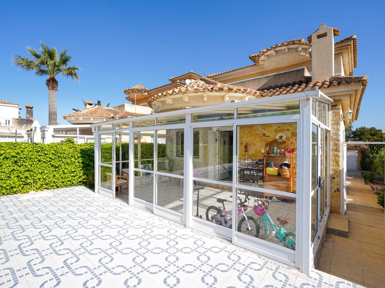 3 bedroom Villa for sale in Los Balcones with pool garage - € 399,000 (Ref: 9726204)