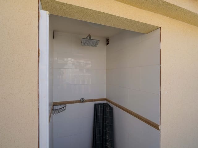 3 bedroom Villa for sale in Villamartin, Orihuela with pool garage - € 499,000 (Ref: 9730810)