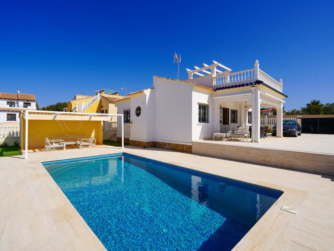 3 bedroom Villa for sale in Villamartin with pool garage - € 499,000 (Ref: 9730810)