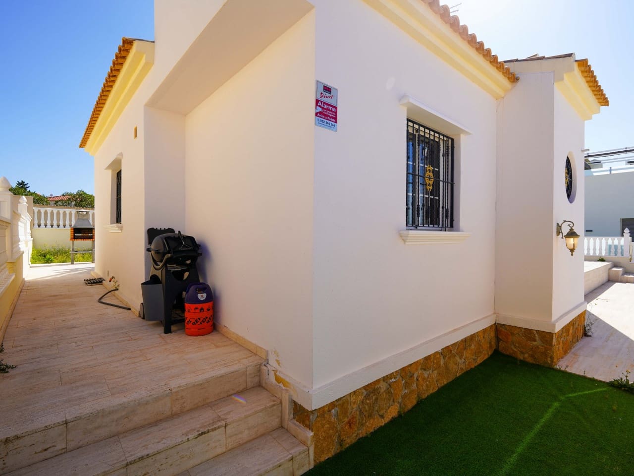 3 bedroom Villa for sale in Villamartin with pool garage - € 499,000 (Ref: 9730810)