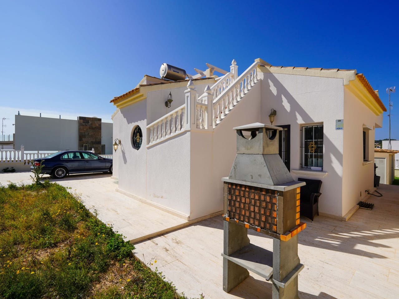 3 bedroom Villa for sale in Villamartin with pool garage - € 499,000 (Ref: 9730810)