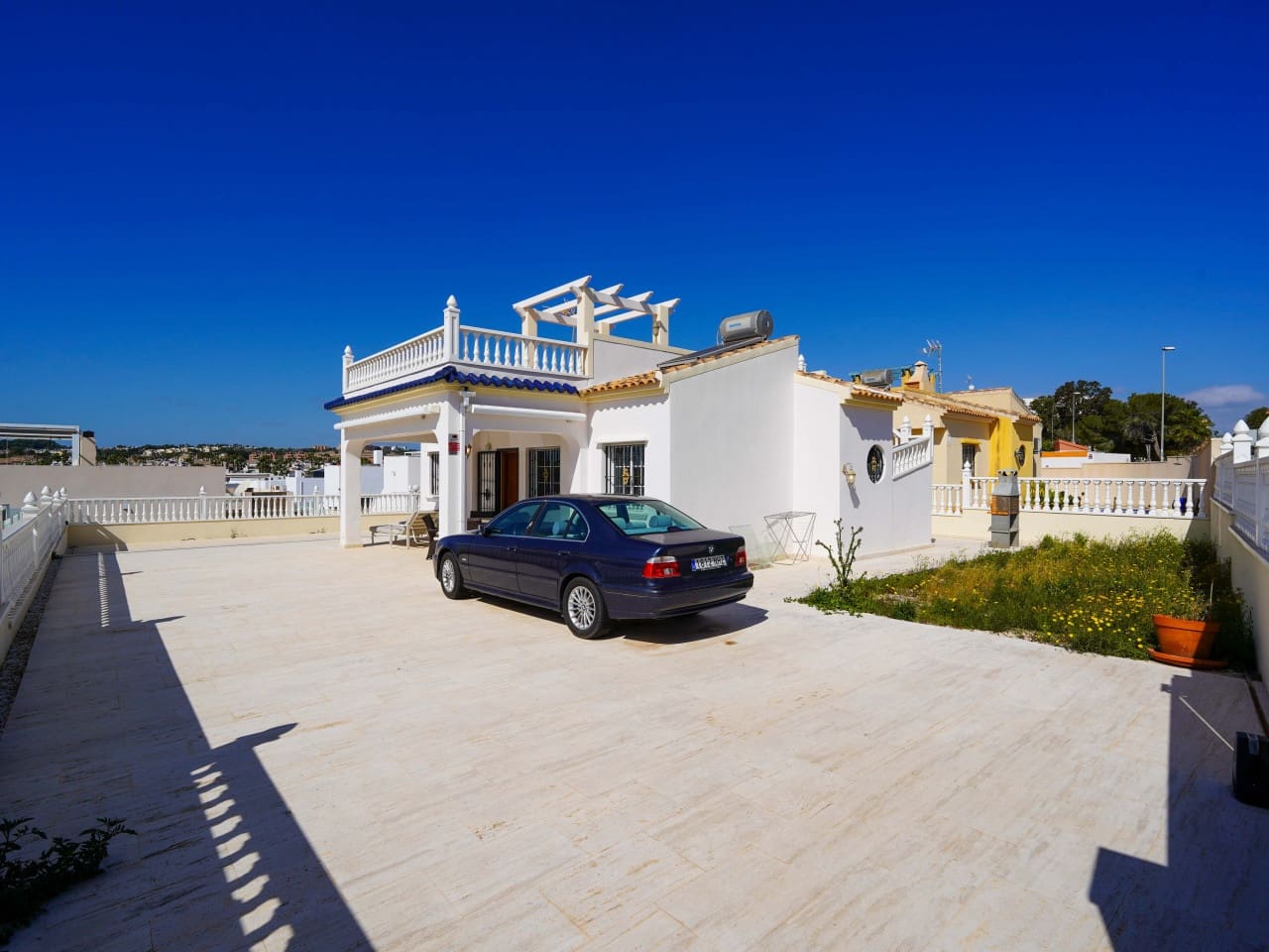 3 bedroom Villa for sale in Villamartin with pool garage - € 499,000 (Ref: 9730810)