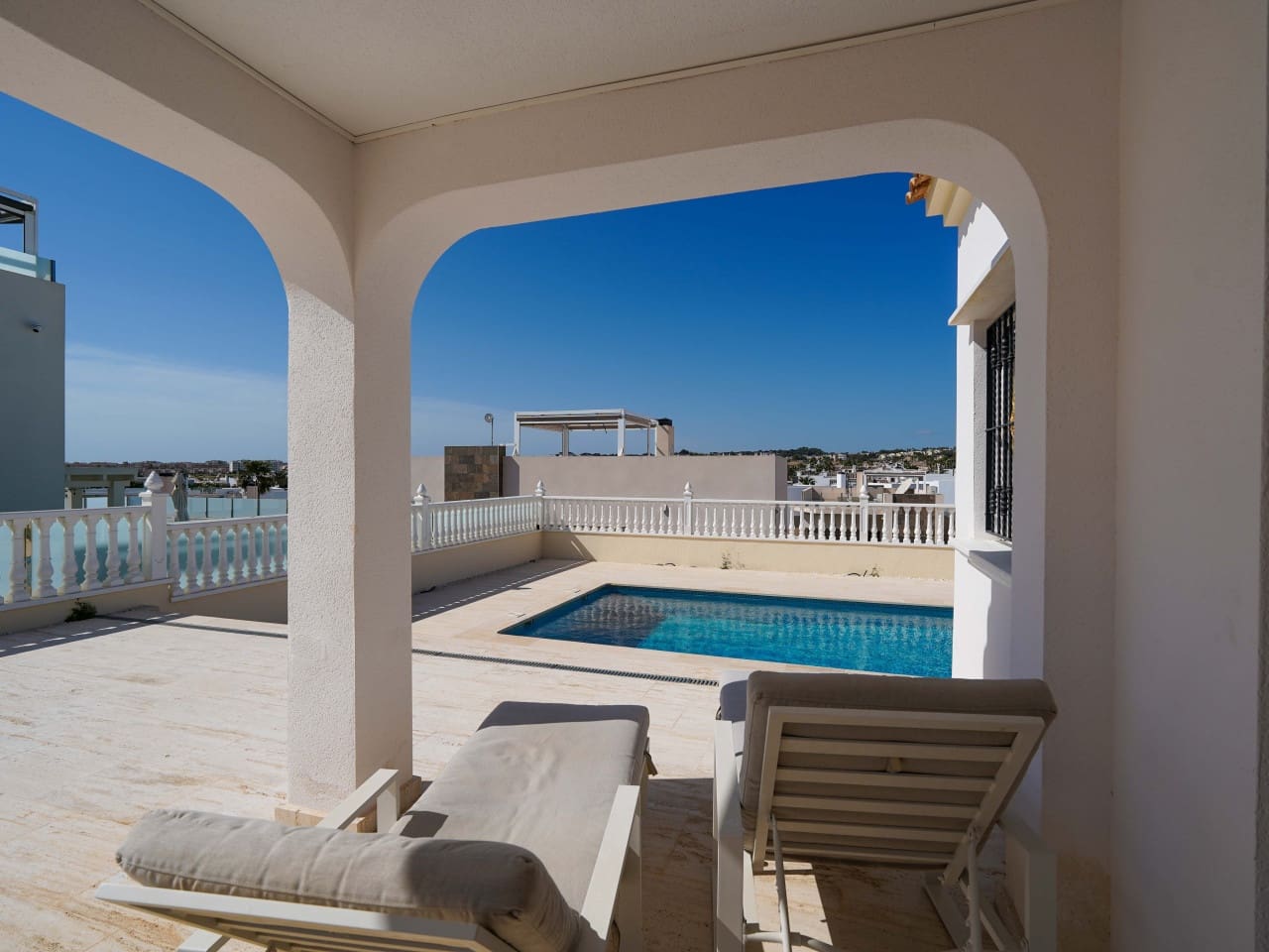 3 bedroom Villa for sale in Villamartin with pool garage - € 499,000 (Ref: 9730810)