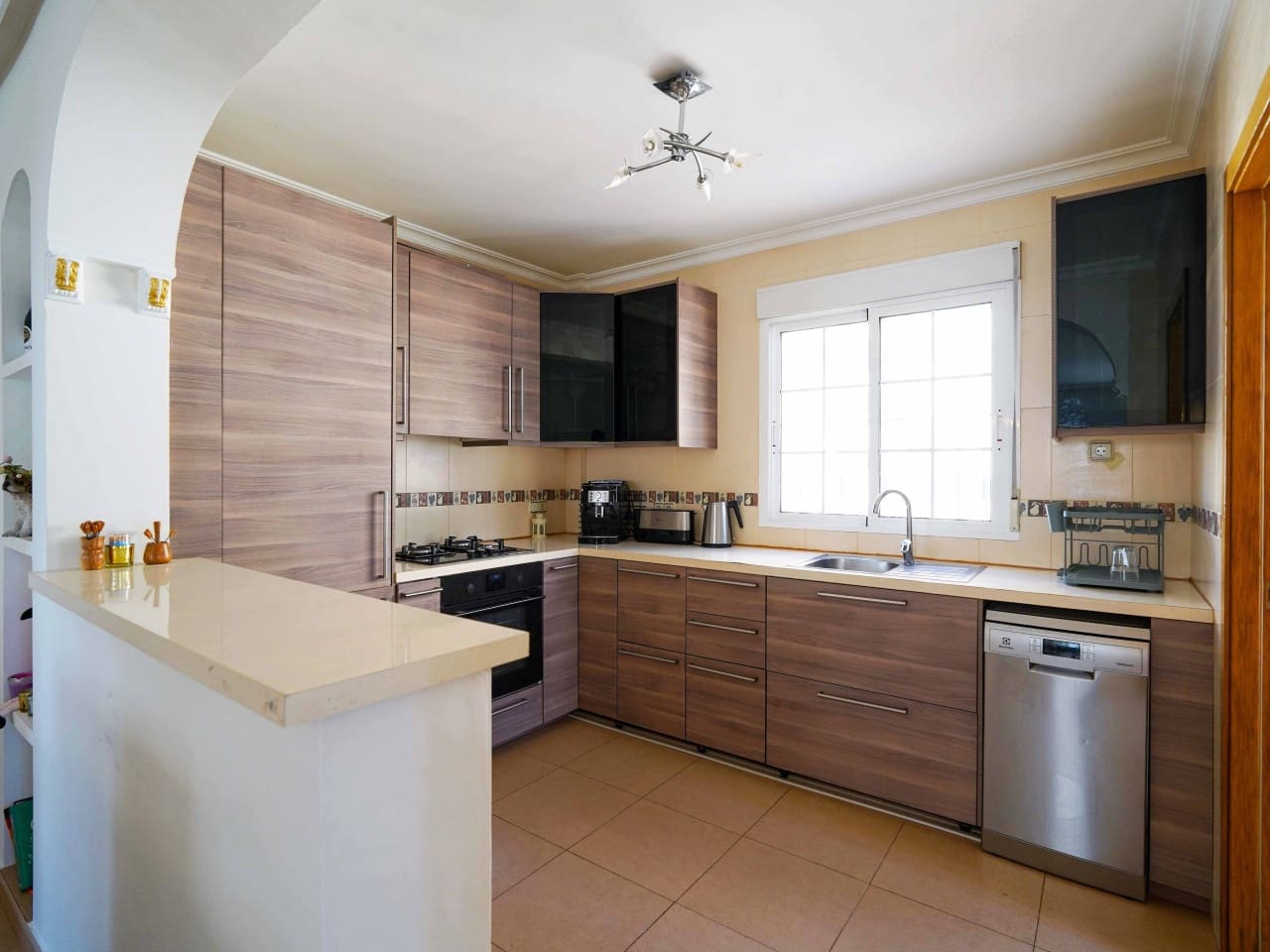 3 bedroom Villa for sale in Villamartin with pool garage - € 499,000 (Ref: 9730810)