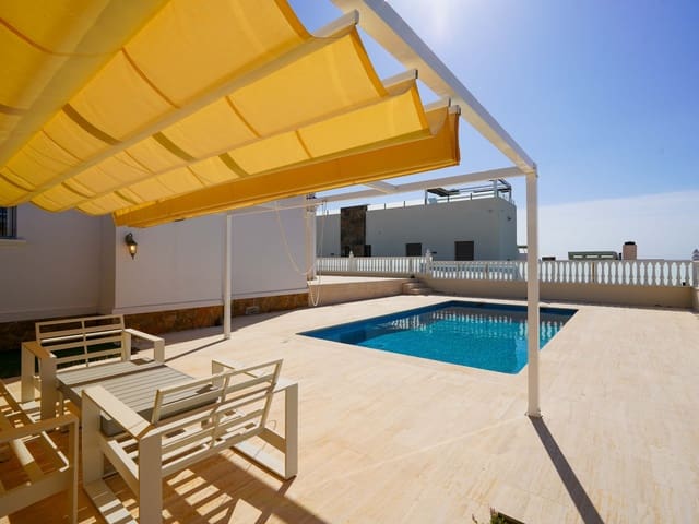 3 bedroom Villa for sale in Villamartin, Orihuela with pool garage - € 499,000 (Ref: 9730810)