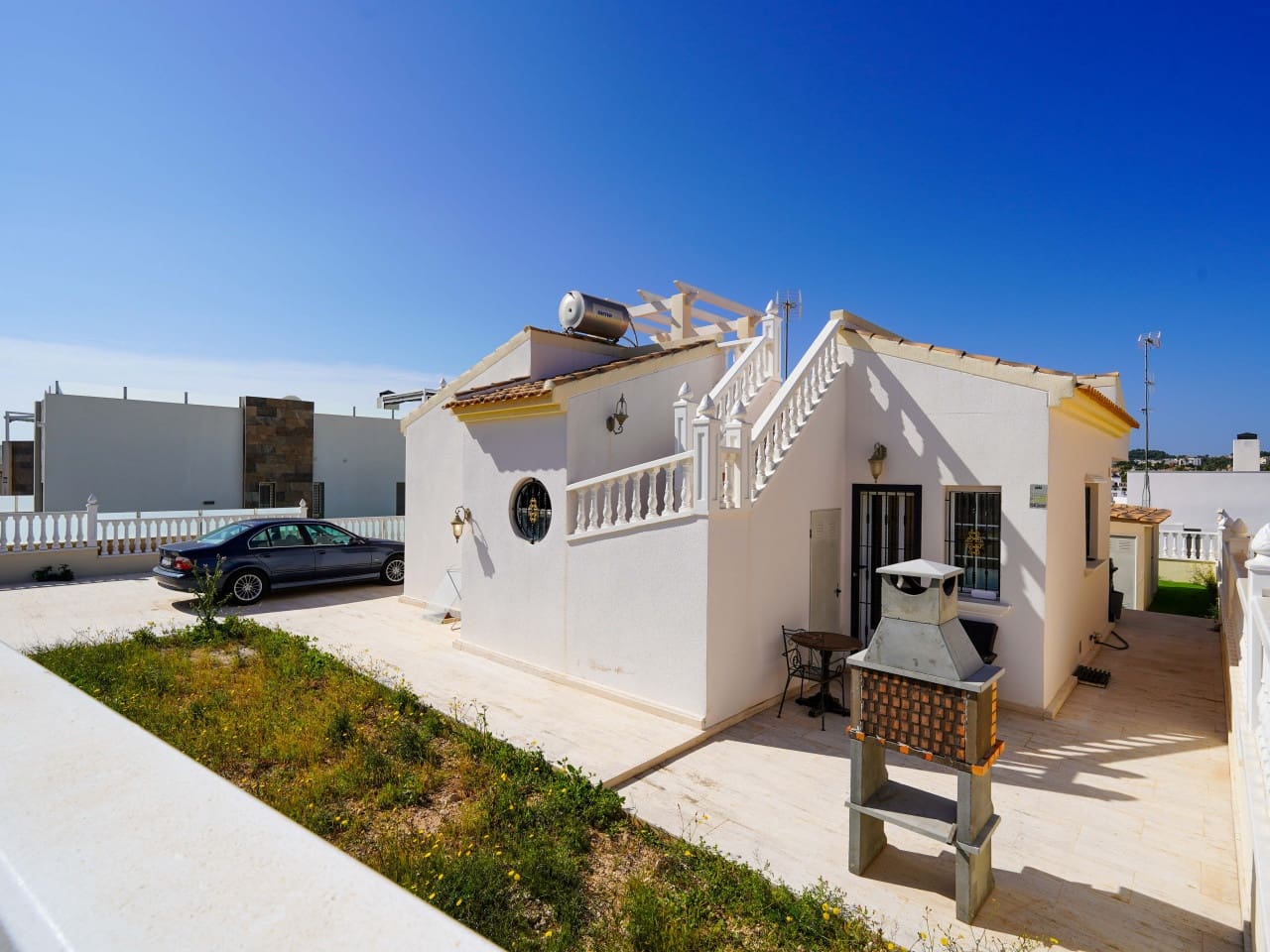 3 bedroom Villa for sale in Villamartin with pool garage - € 499,000 (Ref: 9730810)
