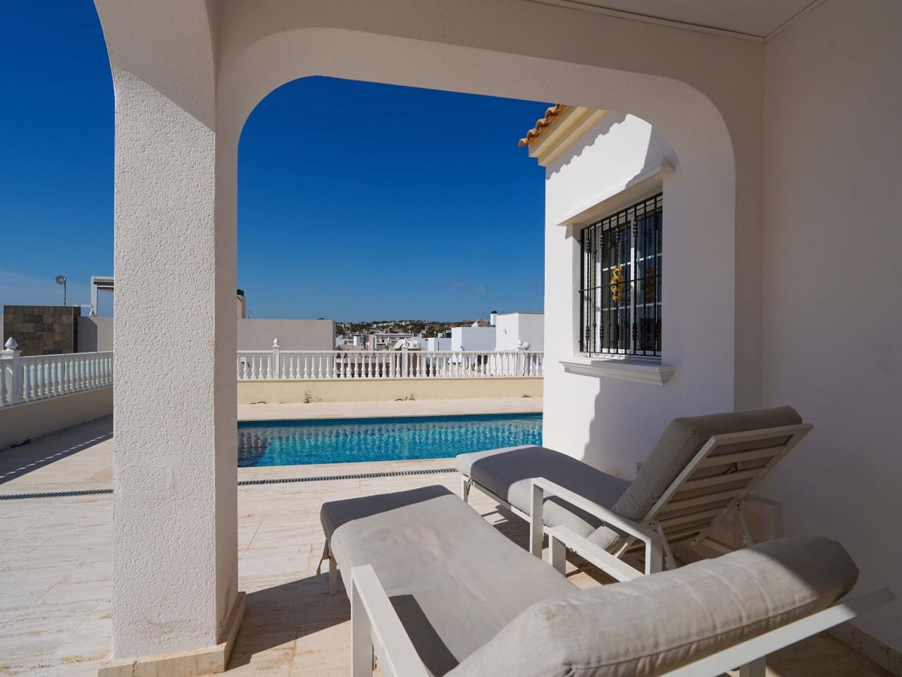 3 bedroom Villa for sale in Villamartin with pool garage - € 499,000 (Ref: 9730810)