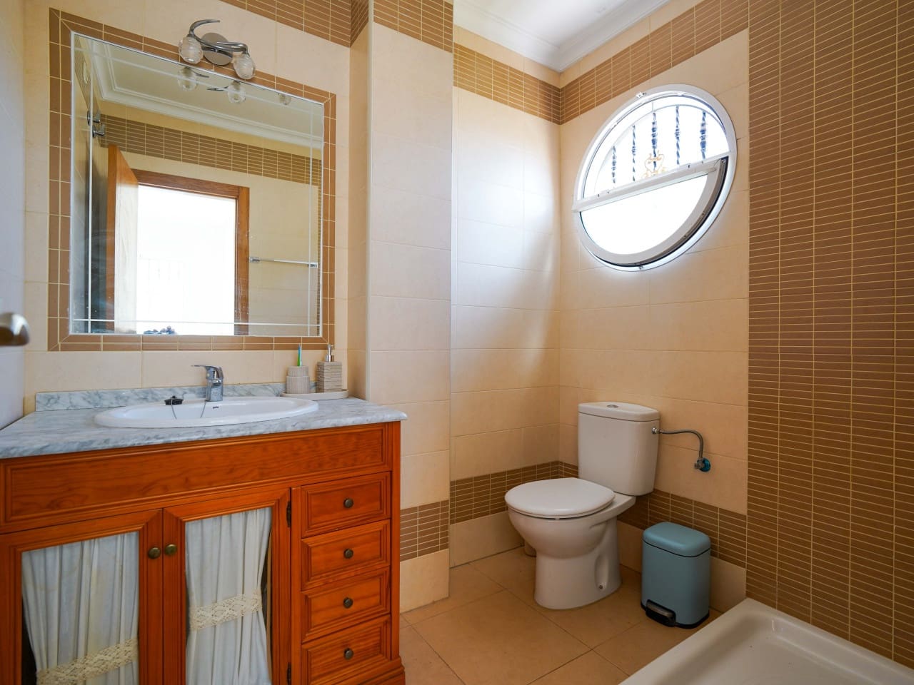 3 bedroom Villa for sale in Villamartin with pool garage - € 499,000 (Ref: 9730810)