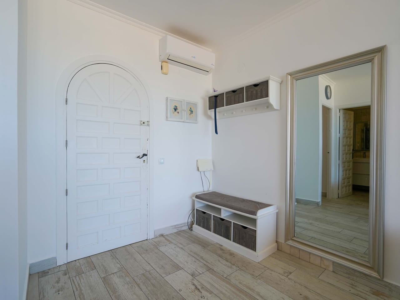 Apartamento de 2 habitaciones en Torrevieja en venta con piscina - 240.000 € (Ref: 9740075)