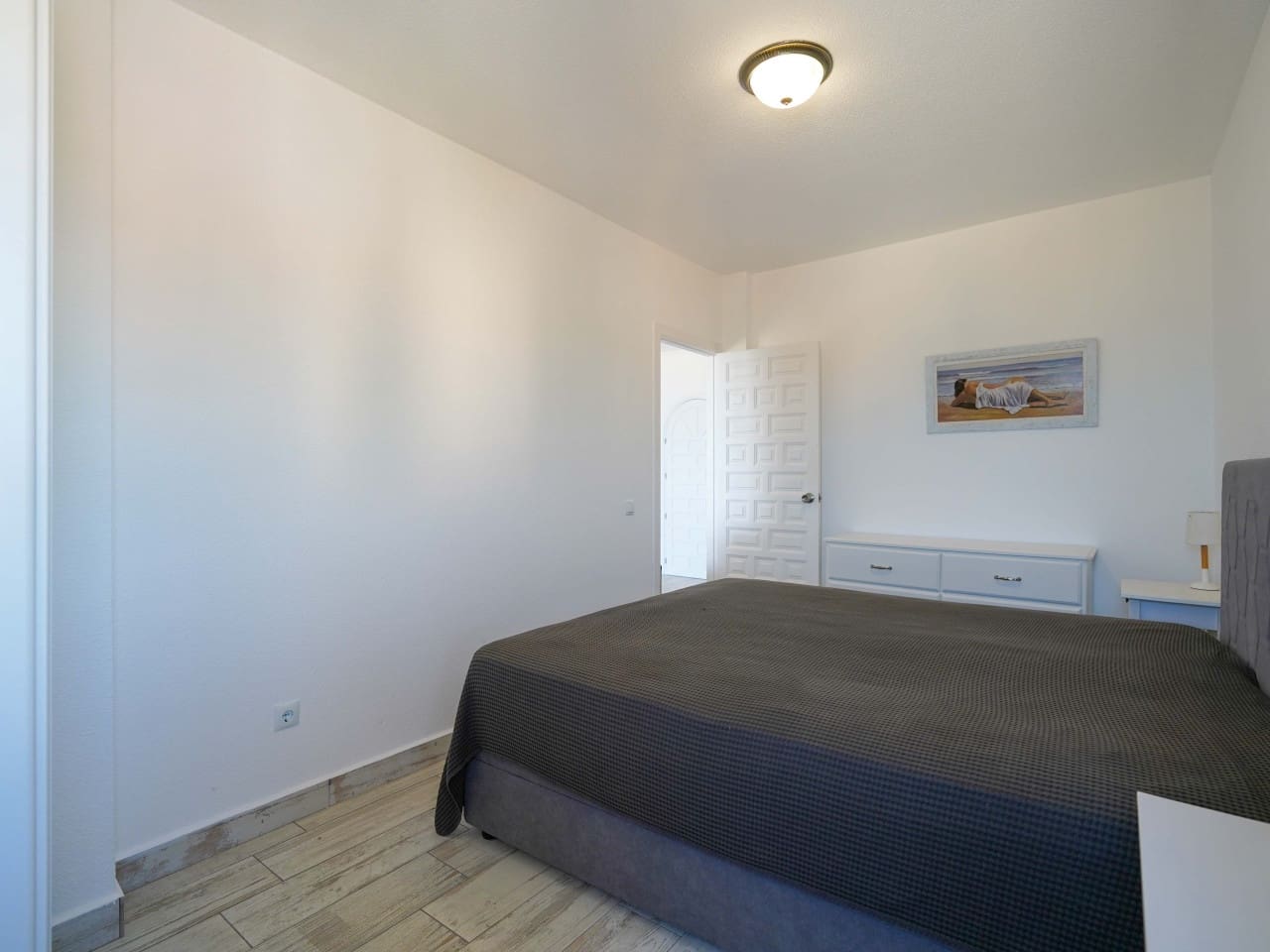 Apartamento de 2 habitaciones en Torrevieja en venta con piscina - 240.000 € (Ref: 9740075)