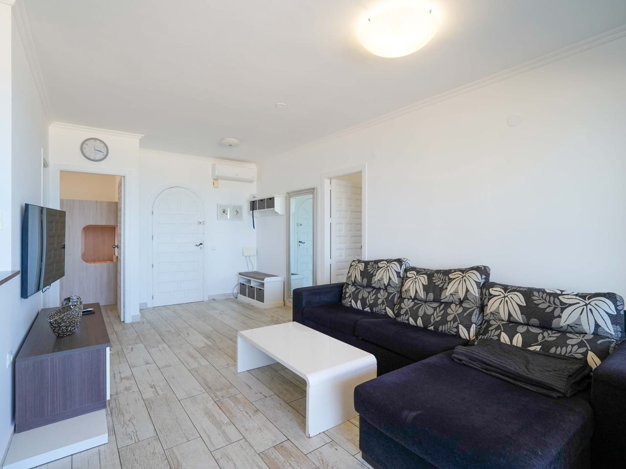 Apartamento de 2 habitaciones en Torrevieja en venta con piscina - 240.000 € (Ref: 9740075)