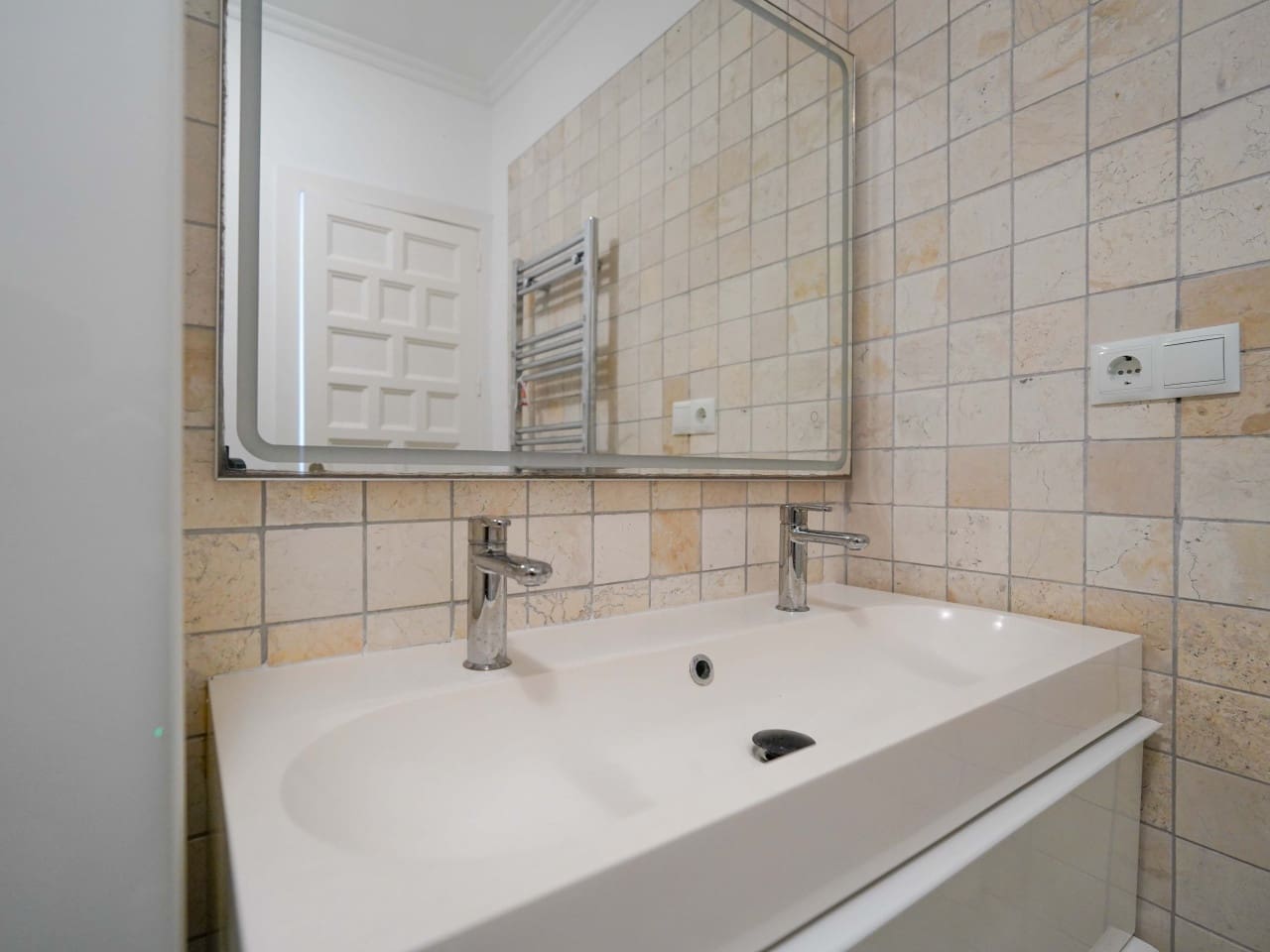 Apartamento de 2 habitaciones en Torrevieja en venta con piscina - 240.000 € (Ref: 9740075)