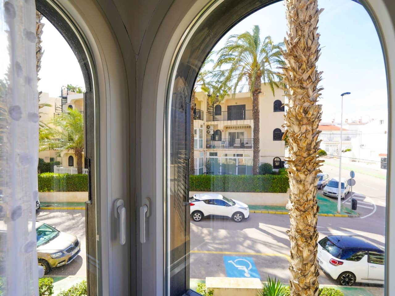 Apartamento de 2 habitaciones en Torrevieja en venta con piscina - 240.000 € (Ref: 9740075)