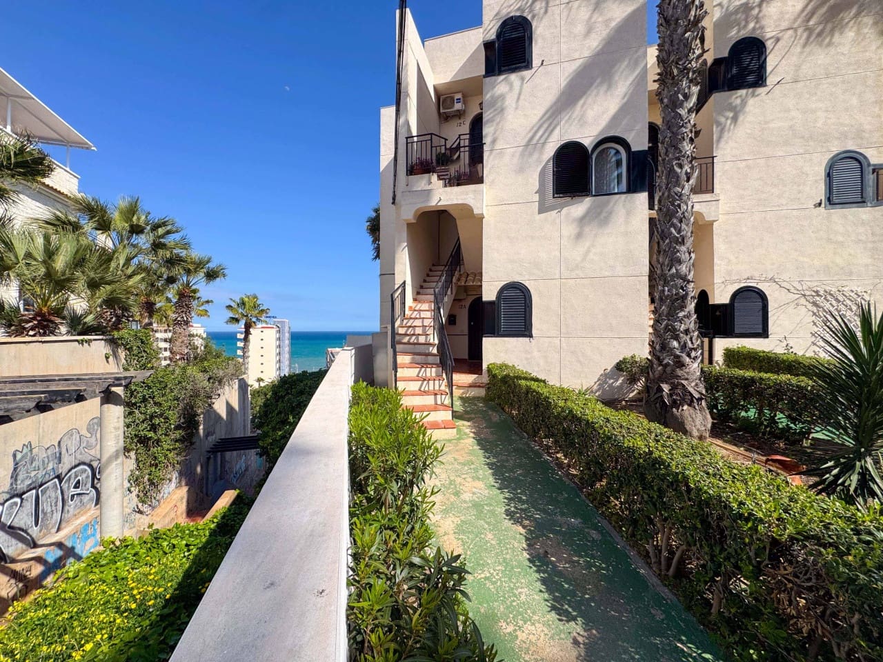 Apartamento de 2 habitaciones en Torrevieja en venta con piscina - 240.000 € (Ref: 9740075)