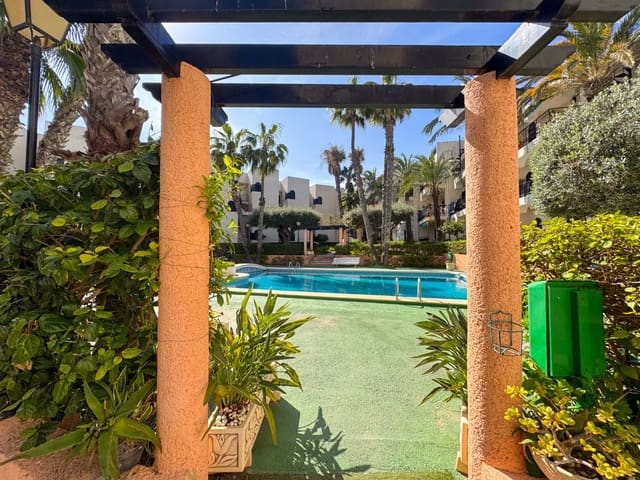 Apartamento de 2 habitaciones en Miramar - Torre del Moro, Torrevieja en venta con piscina - 240.000 € (Ref: 9740075)
