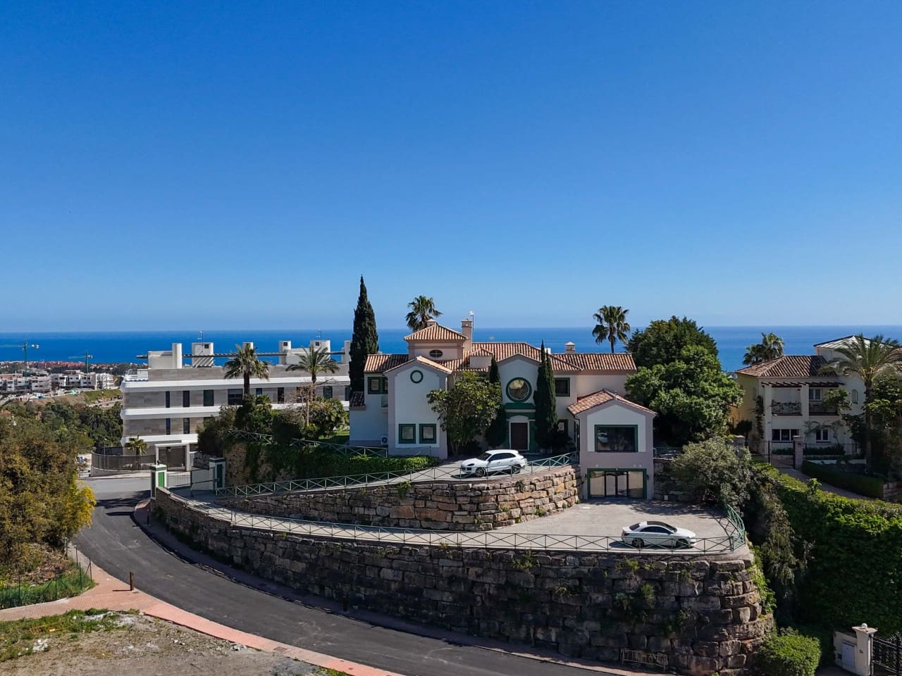 5 quarto Moradia para venda em New Golden Mile com piscina garagem - 20 000 € (Ref: 9743103)