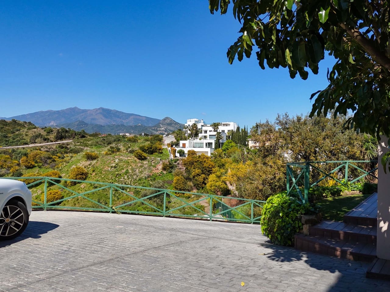 5 quarto Moradia para venda em New Golden Mile com piscina garagem - 20 000 € (Ref: 9743103)