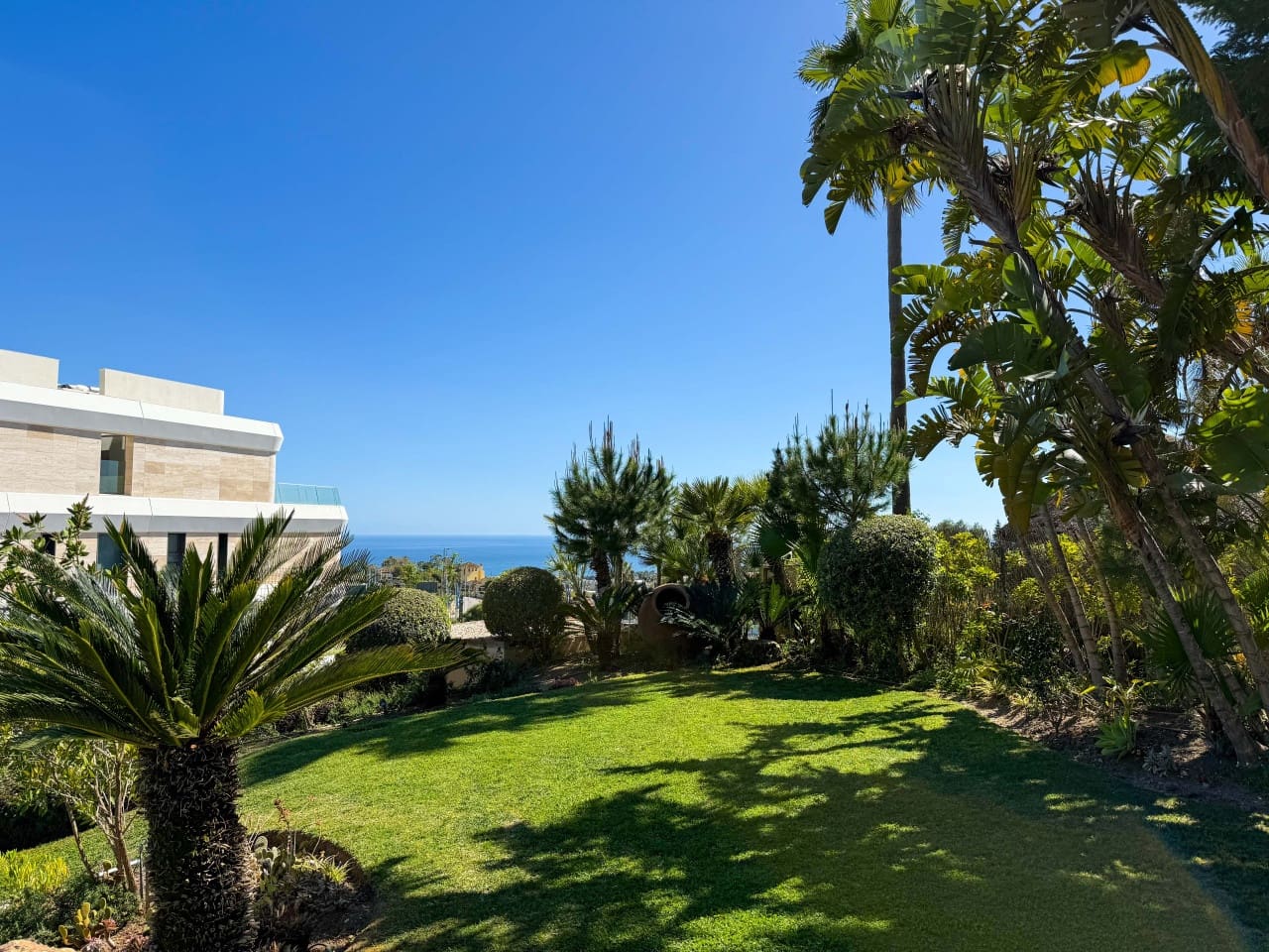 5 quarto Moradia para venda em New Golden Mile com piscina garagem - 20 000 € (Ref: 9743103)