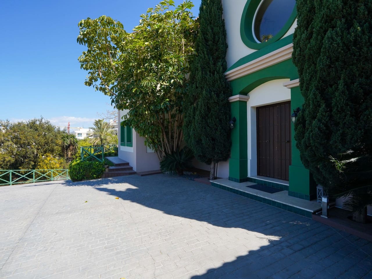 5 quarto Moradia para venda em New Golden Mile com piscina garagem - 20 000 € (Ref: 9743103)