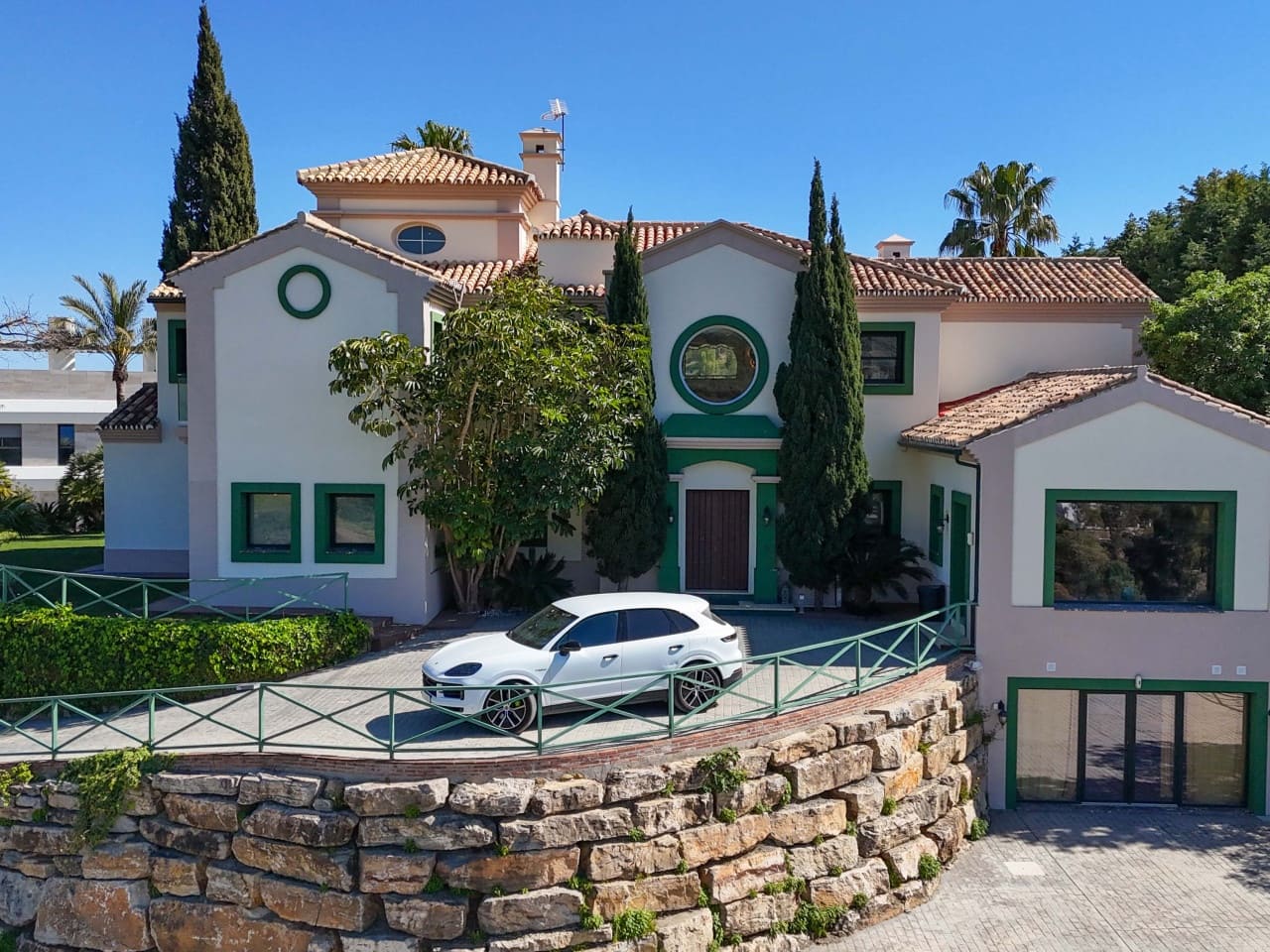 5 quarto Moradia para venda em New Golden Mile com piscina garagem - 20 000 € (Ref: 9743103)