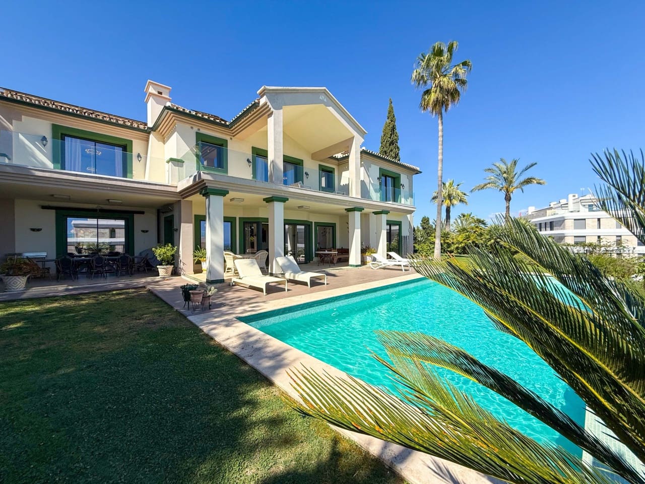 5 quarto Moradia para venda em New Golden Mile com piscina garagem - 20 000 € (Ref: 9743103)