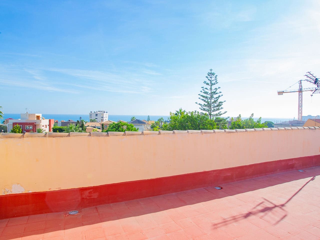 4 sypialnia Willa na sprzedaż w Torrevieja z basenem garażem - 859 000 € (Ref: 9743188)