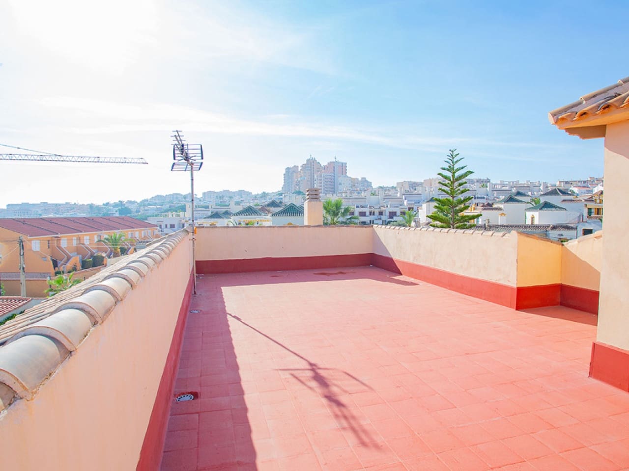 4 sypialnia Willa na sprzedaż w Torrevieja z basenem garażem - 859 000 € (Ref: 9743188)