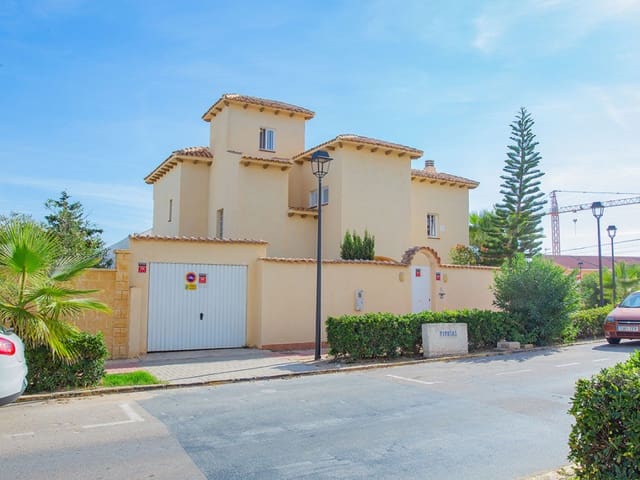 4 quarto Moradia para venda em Cañada del Molino, Torrevieja com piscina garagem - 859 000 € (Ref: 9743188)