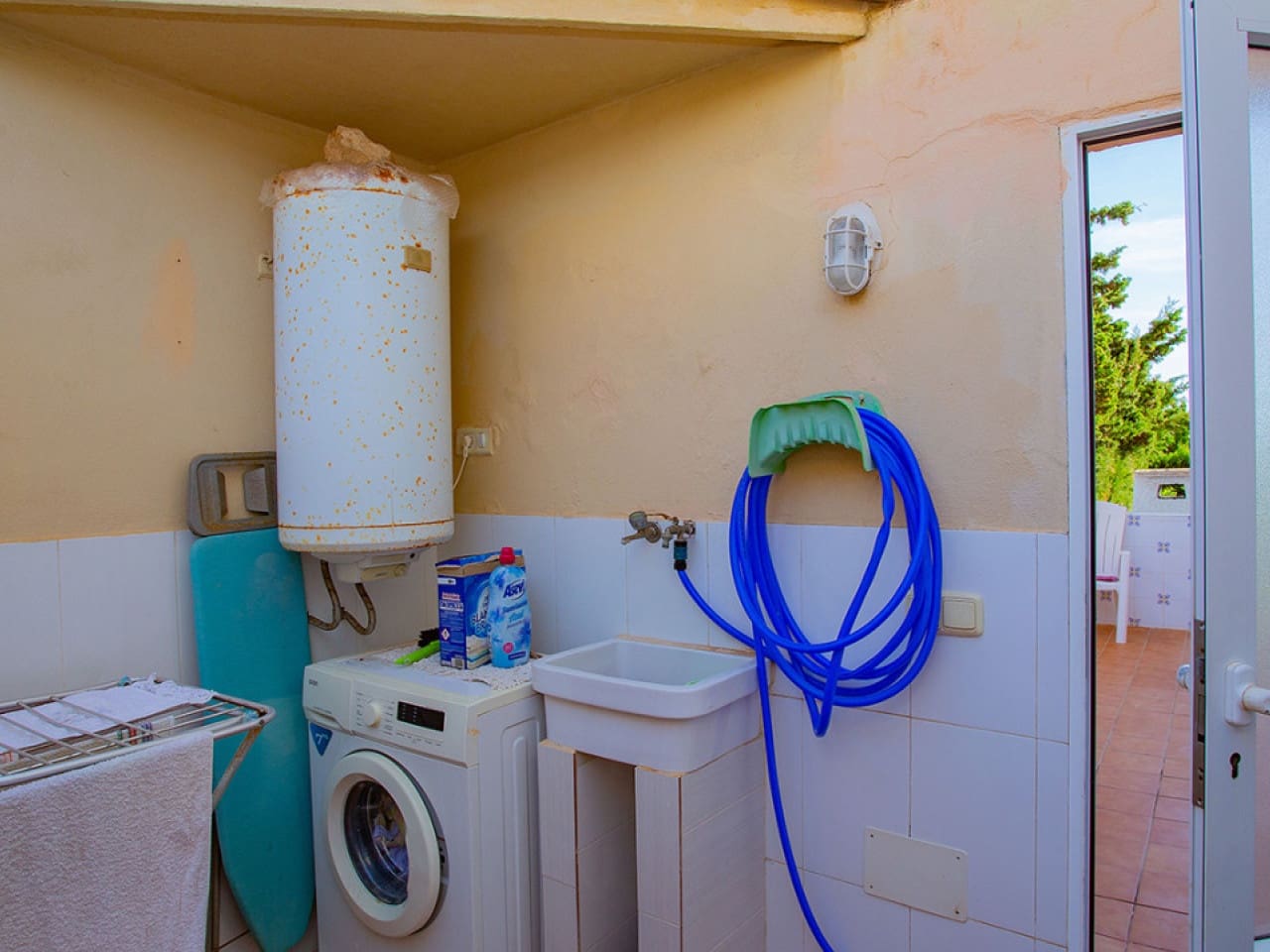 4 sypialnia Willa na sprzedaż w Torrevieja z basenem garażem - 859 000 € (Ref: 9743188)