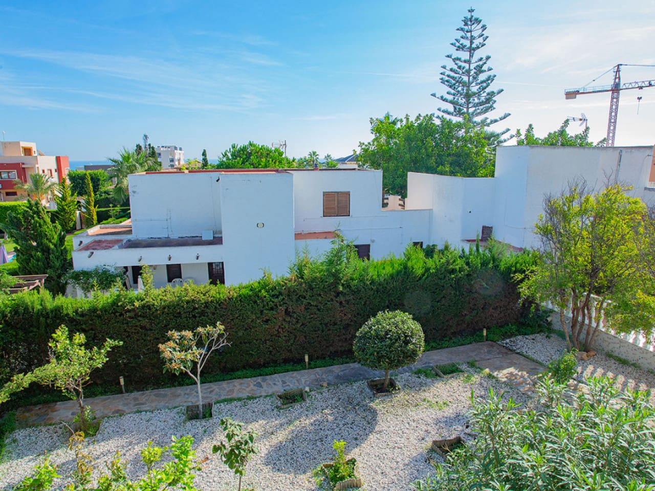 4 sypialnia Willa na sprzedaż w Torrevieja z basenem garażem - 859 000 € (Ref: 9743188)