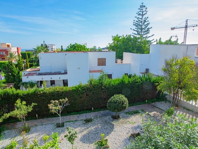 4 chambre Villa/Maison à vendre à Cañada del Molino, Torrevieja avec piscine garage - 859 000 € (Ref: 9743188)