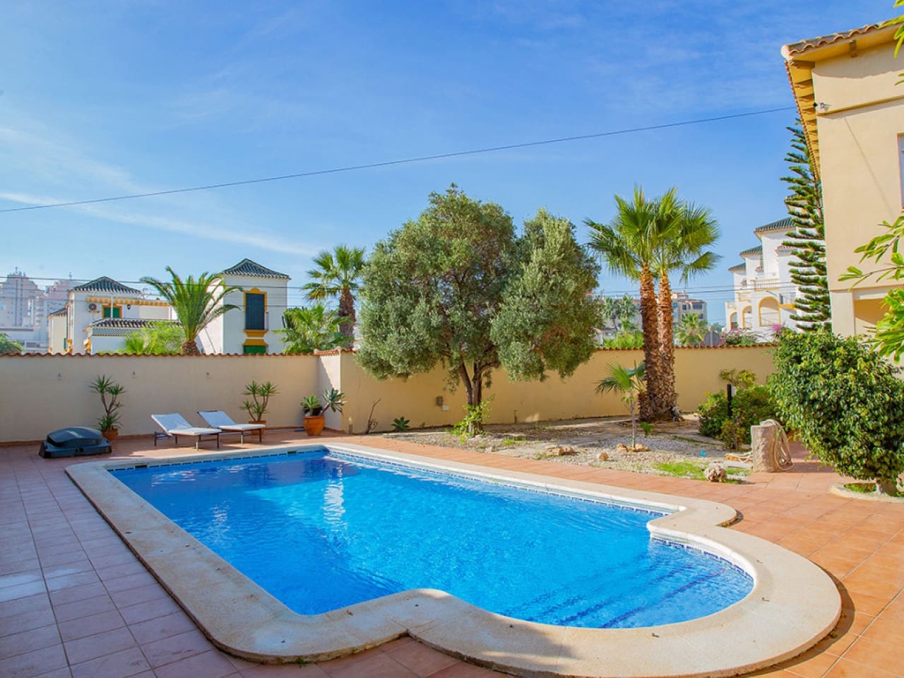 4 bedroom Villa for sale in Torrevieja with pool garage - € 859,000 (Ref: 9743188)