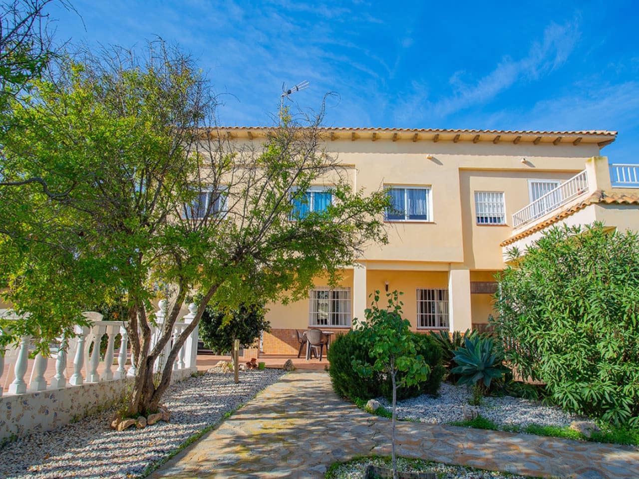 4 bedroom Villa for sale in Torrevieja with pool garage - € 859,000 (Ref: 9743188)