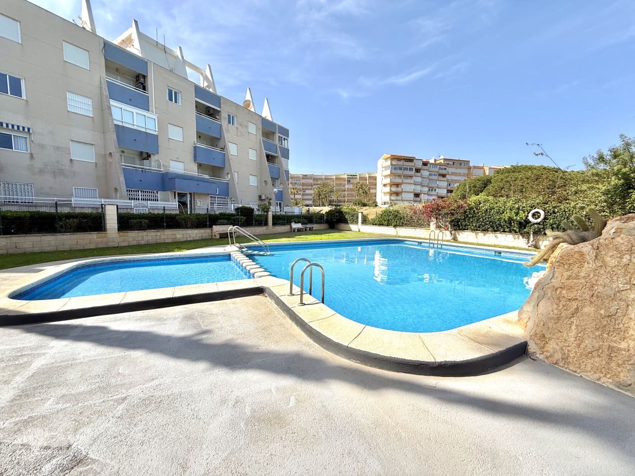2 slaapkamer Appartement te koop in La Mata met zwembad - € 172.900 (Ref: 9762352)