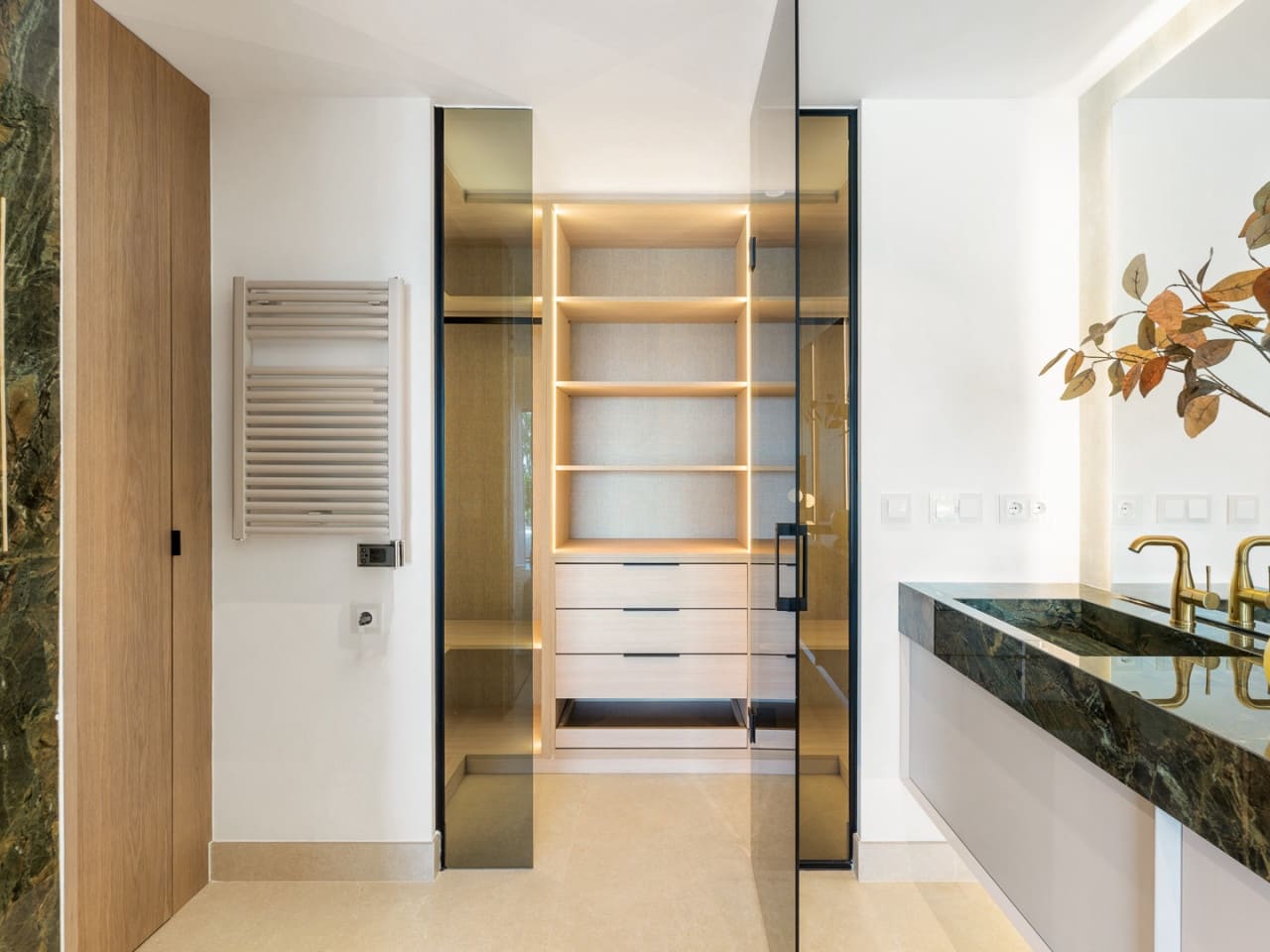 3 makuuhuone Huoneisto myytävänä paikassa Estepona mukana uima-altaan 
autotalli - 1 995 000 € (Ref: 9763265)