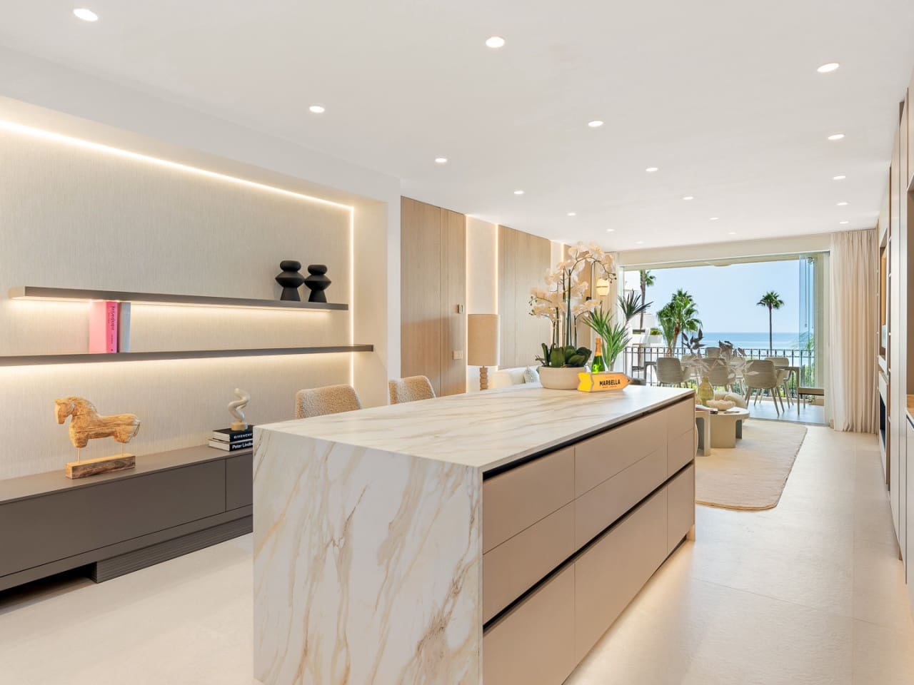 3 makuuhuone Huoneisto myytävänä paikassa Estepona mukana uima-altaan 
autotalli - 1 995 000 € (Ref: 9763265)