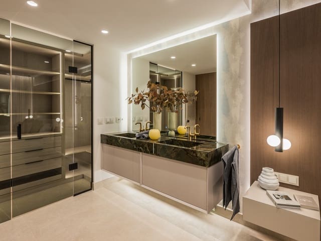 3 Zimmer Apartment zu verkaufen in El Velerín, Estepona mit Pool Garage - 1.995.000 € (Ref: 9763265)