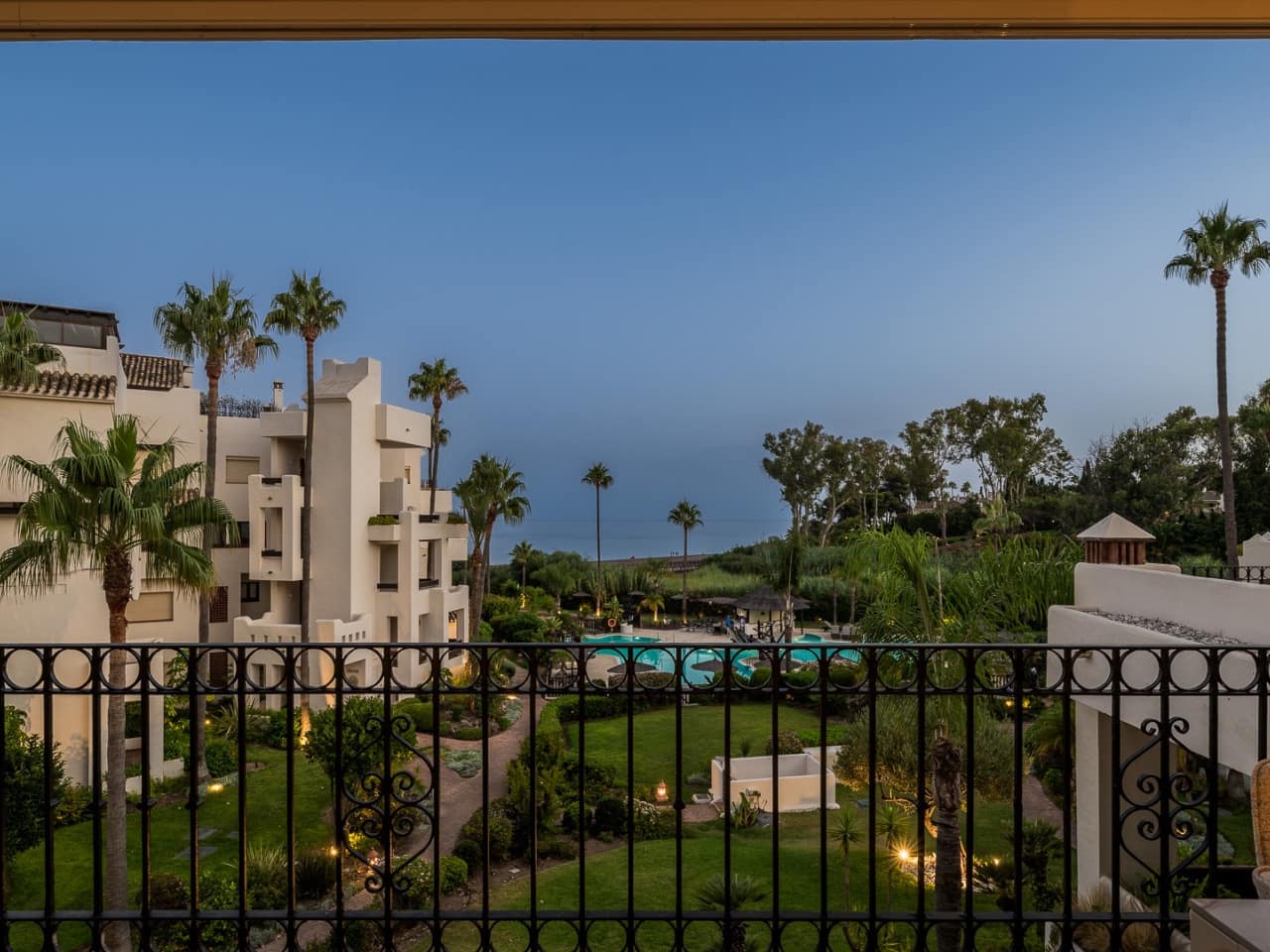 3 makuuhuone Huoneisto myytävänä paikassa Estepona mukana uima-altaan 
autotalli - 1 995 000 € (Ref: 9763265)