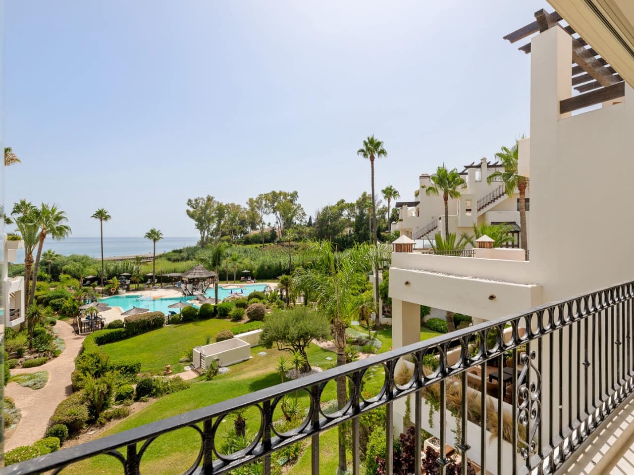 3 makuuhuone Huoneisto myytävänä paikassa Estepona mukana uima-altaan 
autotalli - 1 995 000 € (Ref: 9763265)