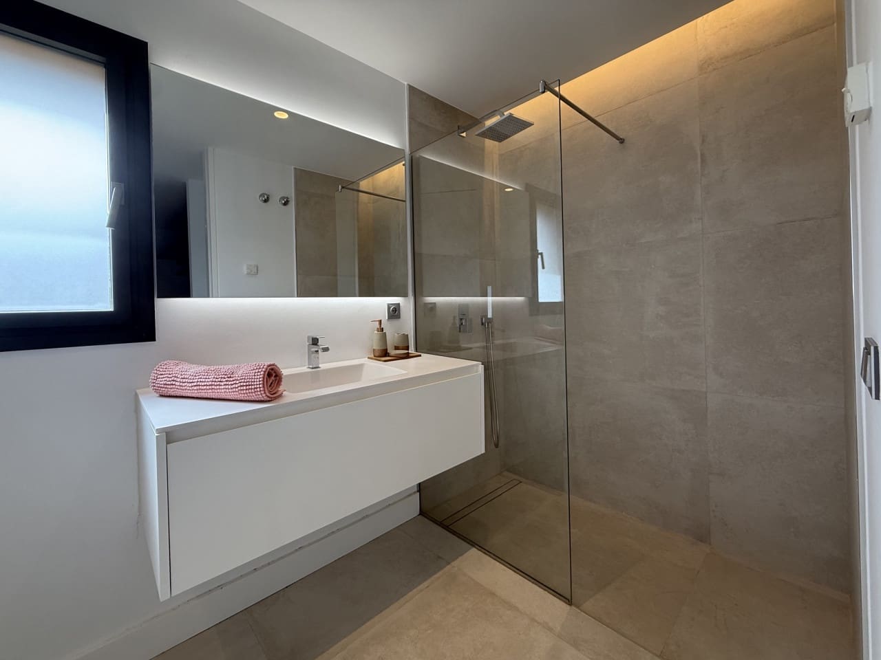 5 chambre Villa/Maison à vendre à Nueva Andalucia avec piscine garage - 3 000 000 € (Ref: 9768890)