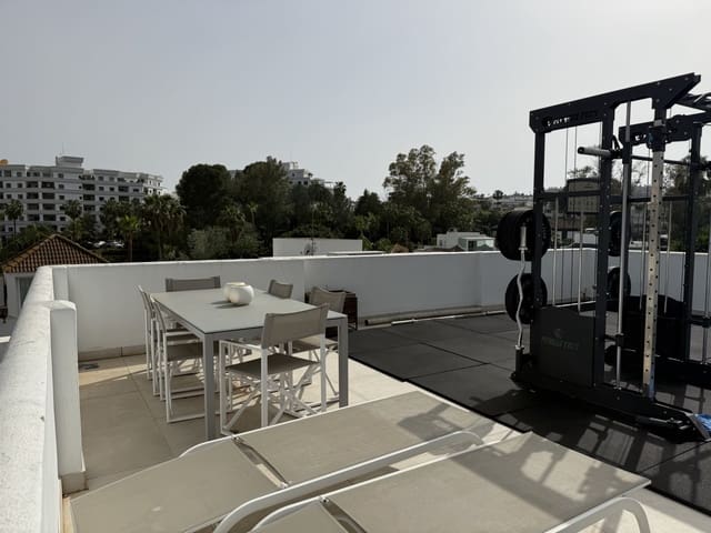 5 chambre Villa/Maison à vendre à Las Brisas, Marbella avec piscine garage - 3 000 000 € (Ref: 9768890)