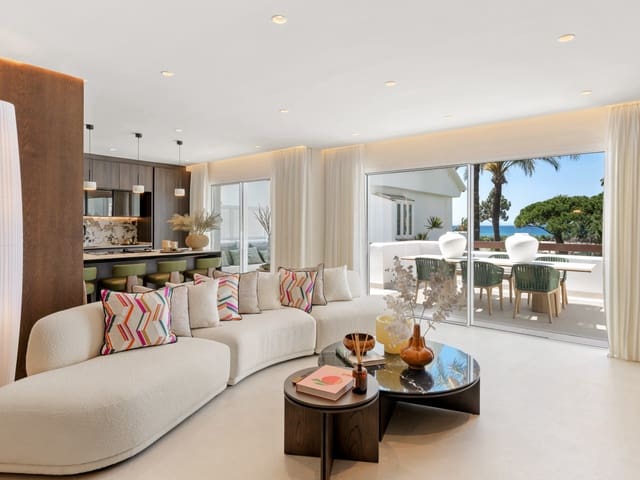 Apartamento de 3 habitaciones en Los Monteros, Marbella en venta con piscina garaje - 2.450.000 € (Ref: 9772596)