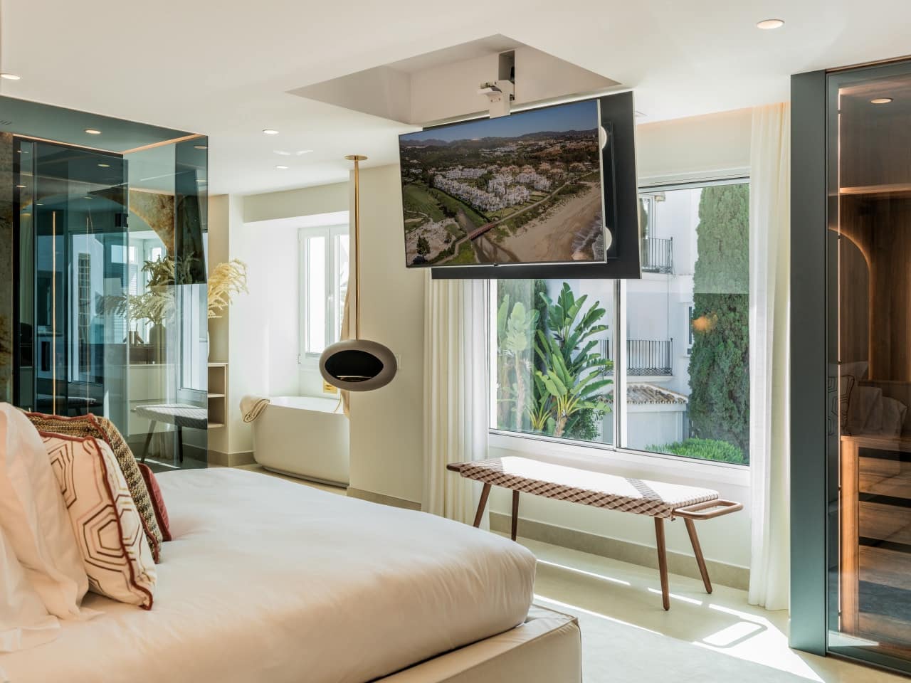 Apartamento de 3 habitaciones en Los Monteros en venta con piscina garaje - 2.450.000 € (Ref: 9772596)