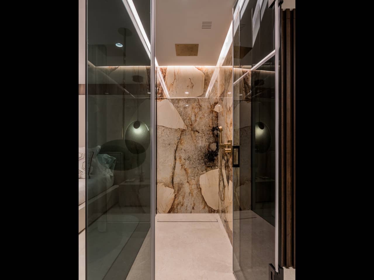 Apartamento de 3 habitaciones en Los Monteros en venta con piscina garaje - 2.450.000 € (Ref: 9772596)