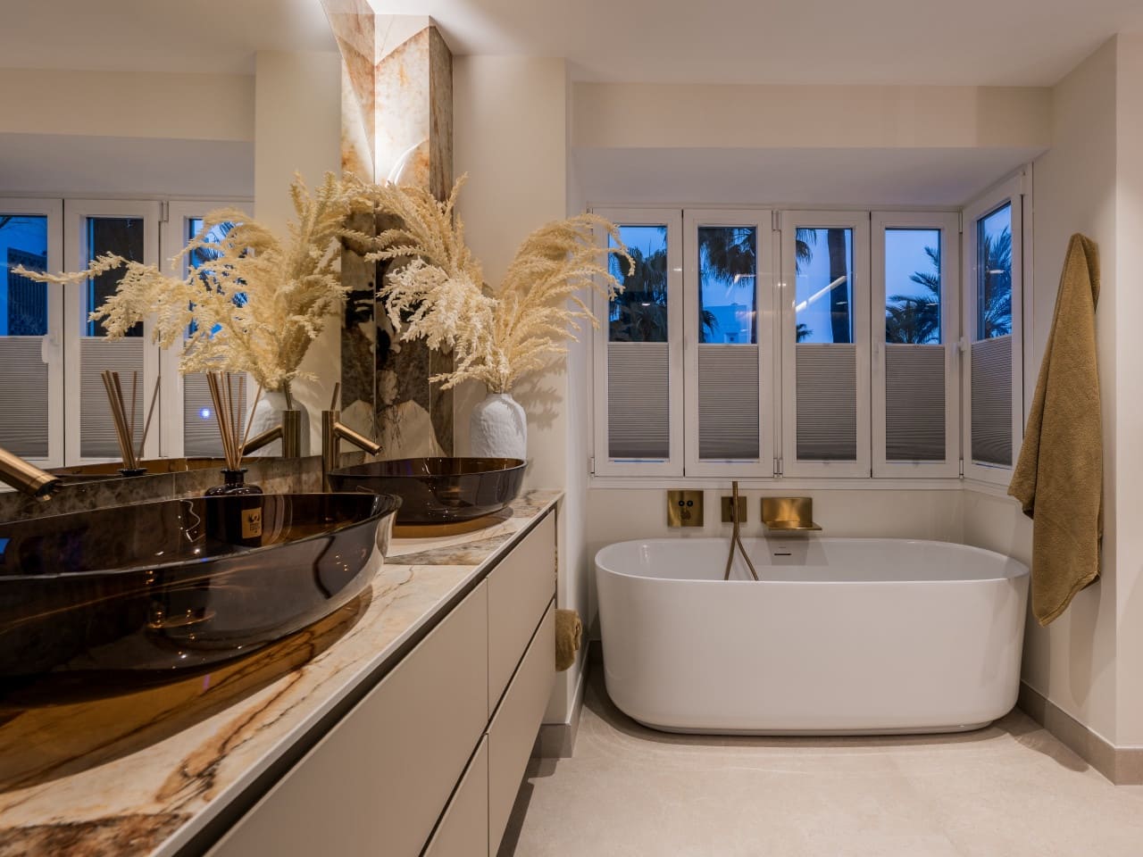 Apartamento de 3 habitaciones en Los Monteros en venta con piscina garaje - 2.450.000 € (Ref: 9772596)